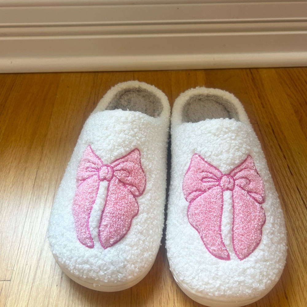 Cozy White Slippers with Pink Bow
